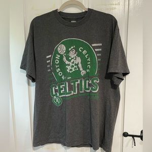 vintage Boston Celtics t-shirt    NBA/hardwood classics